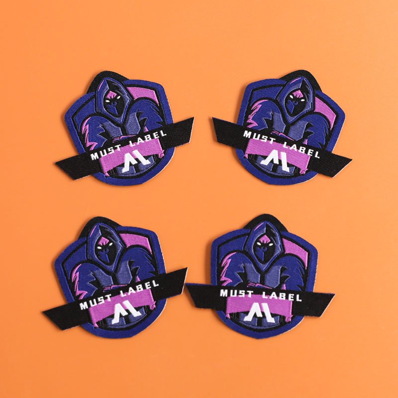 Zakaj tkani našitki postajajo najboljša izbira za trajno blagovno znamko?